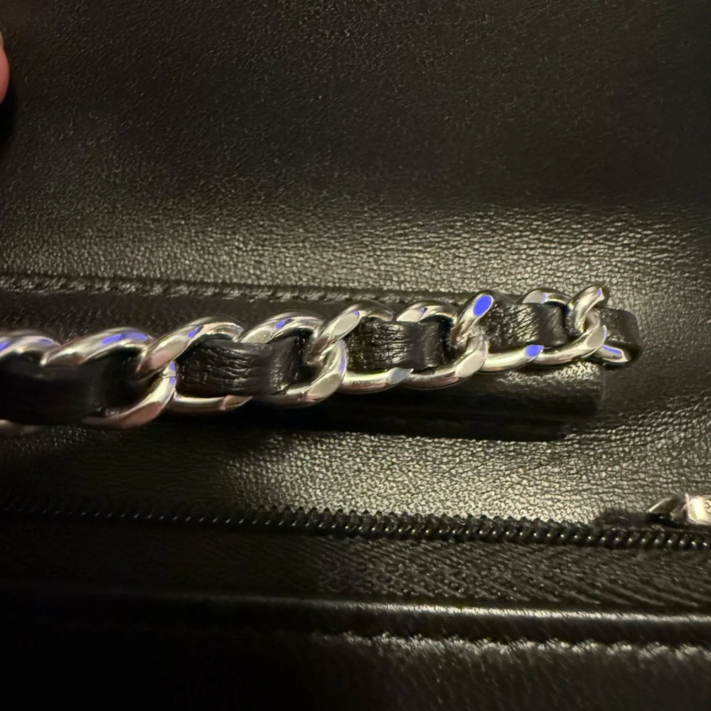 🔥RARE!! CHANEL•24C Star CC Lambskin Quilted Wallet On Chain - Picture 16 of 16